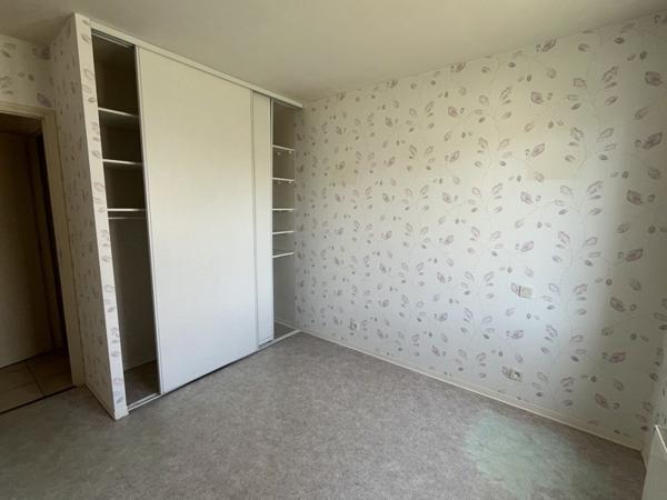 Maison à louer 800 € CC Le Poiré-sur-Vie 4 p 64 m² DPE D