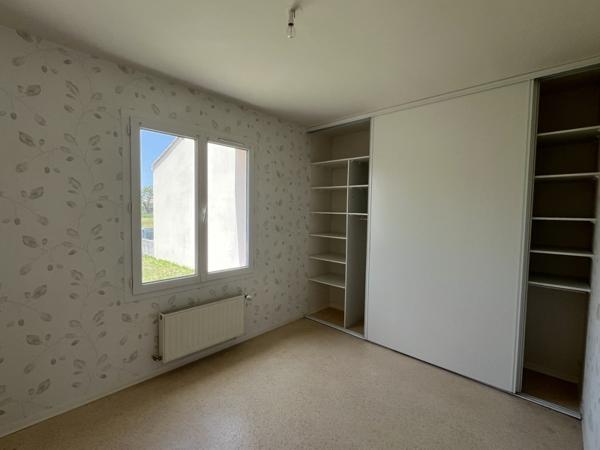 Maison à louer 800 € CC Le Poiré-sur-Vie 4 p 64 m² DPE D