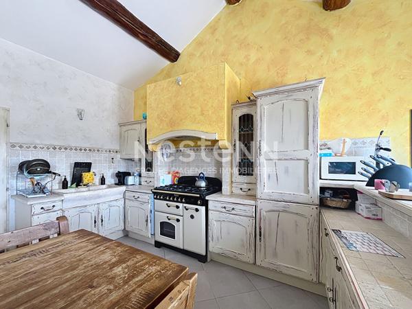 Exclusivité Nestenn ? Appartement 2 chambres avec vue sur les Alpilles à 5 min du centre-ville de Saint-Rémy-de-Provence