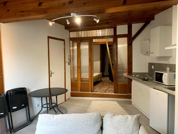 FOIX - A LOUER - APPARTEMENT TYPE 1BIS MEUBLÉ
