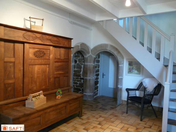 Cette maison atypique, ANCIEN MANOIR  DE 1710