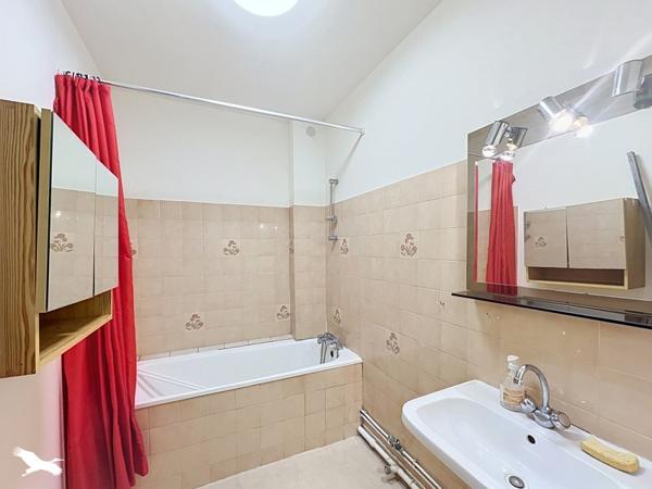 Immeuble 171 300 € Montréjeau 450 m² DPE D