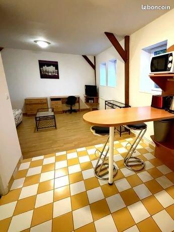 Studio meublé de 25 m² — gare / centre-ville, charges tout compris