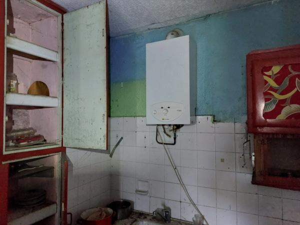 ENSEMBLE IMMOBILIER DE 2 MAISONS EN PIERRE  A RENOVER  PLUS UNE GRANGE FERMEE AVEC TOITURE NEUVE SUR PARCELLE AGRICOLE DE 8087M² CARMAUX (81)