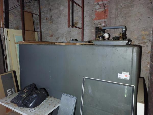 ENSEMBLE IMMOBILIER DE 2 MAISONS EN PIERRE  A RENOVER  PLUS UNE GRANGE FERMEE AVEC TOITURE NEUVE SUR PARCELLE AGRICOLE DE 8087M² CARMAUX (81)