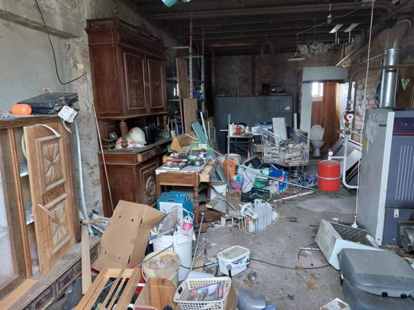 ENSEMBLE IMMOBILIER DE 2 MAISONS EN PIERRE  A RENOVER  PLUS UNE GRANGE FERMEE AVEC TOITURE NEUVE SUR PARCELLE AGRICOLE DE 8087M² CARMAUX (81)