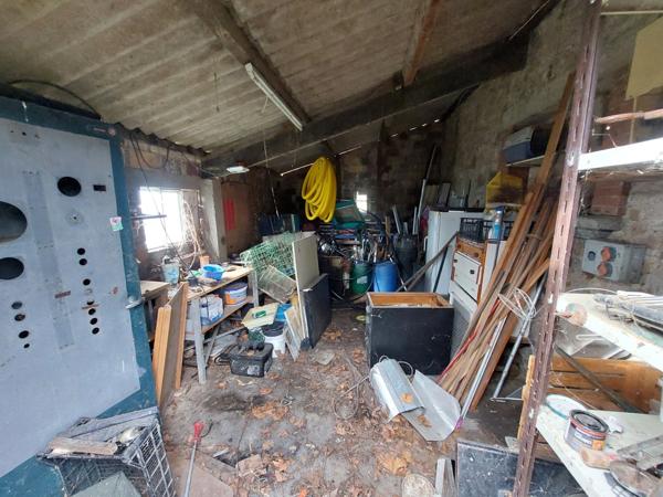 ENSEMBLE IMMOBILIER DE 2 MAISONS EN PIERRE  A RENOVER  PLUS UNE GRANGE FERMEE AVEC TOITURE NEUVE SUR PARCELLE AGRICOLE DE 8087M² CARMAUX (81)
