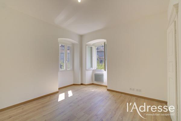 Appartement T2 47 m² rénové - Place du village Vescovato