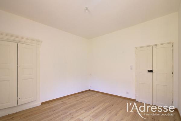 Appartement T2 47 m² rénové - Place du village Vescovato