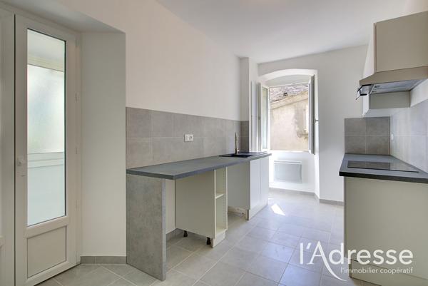 Appartement T2 47 m² rénové - Place du village Vescovato