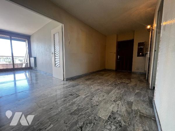 GRENOBLE (Isère) 32 Avenue Jean Perrot, un appartement de type T4