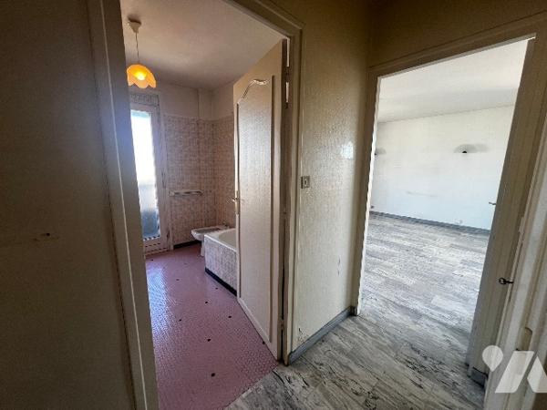 GRENOBLE (Isère) 32 Avenue Jean Perrot, un appartement de type T4