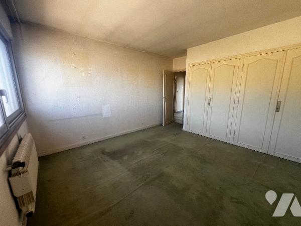 GRENOBLE (Isère) 32 Avenue Jean Perrot, un appartement de type T4