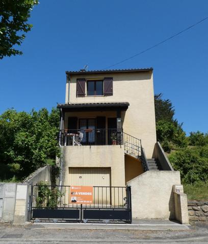 Maison T3 d'environ 75m² avec garge cave et jardin