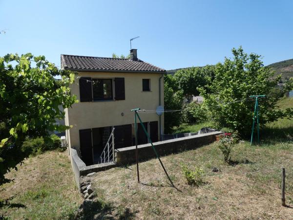 Maison T3 d'environ 75m² avec garge cave et jardin