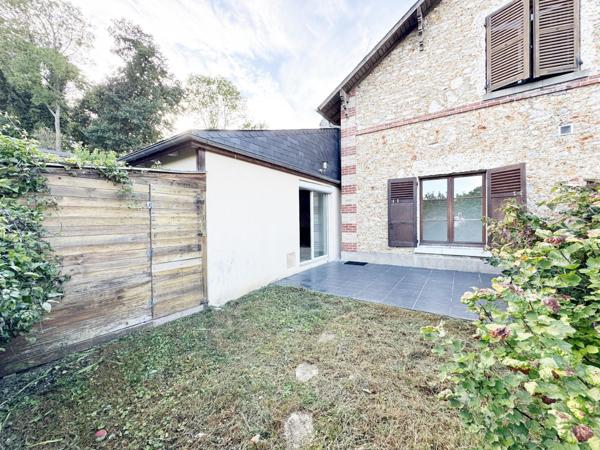 Grande terrasse et jardin