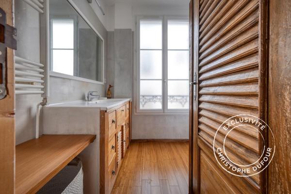 LAVALLOIS-PERRET / WILSON-RIVAY. MAISON 6 PIÈCES / 3/4 CHAMBRES - ESPACE EXTÉRIEUR