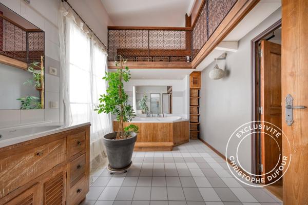 LAVALLOIS-PERRET / WILSON-RIVAY. MAISON 6 PIÈCES / 3/4 CHAMBRES - ESPACE EXTÉRIEUR