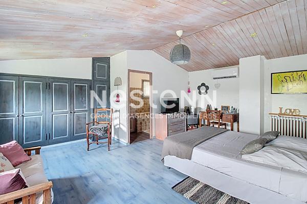 A VENDRE DRAGUIGNAN Bastide 3 suites parentales PISCINE terrain de 6000 m²