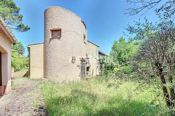 Maison à Lorgues 7 pièces 143 m² avec piscine sur un terrain de 1557m²