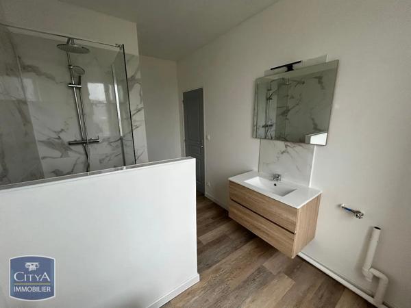Appartement à louer 2 pièces 43.23m² Charleville-Mézières (08000)