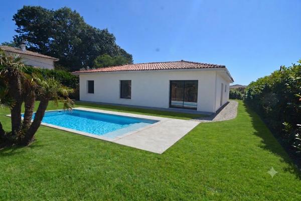Maison Maison + Dépendance Saint Medard En Jalles 7 pièce(s) 155 m2 + 55 m2 210 m²