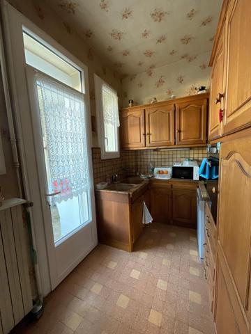 Maison, 2 chambres, jardin, carport.