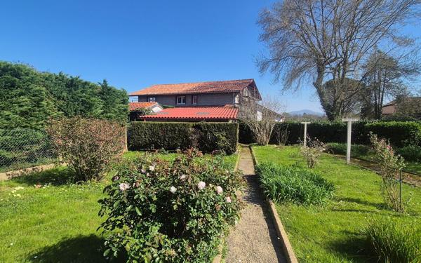 Maison à vendre    10 pièces • 253 m2 Ustaritz