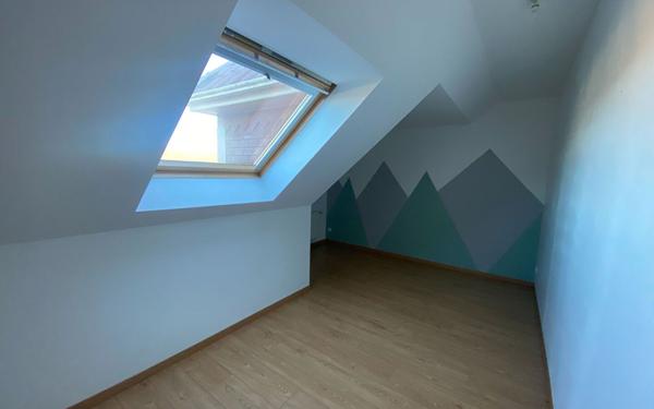 Maison à louer    5 pièces •  Maroeuil