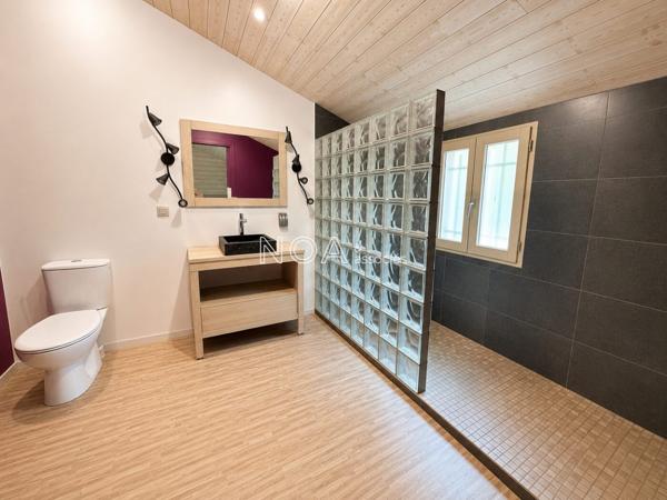 Maison ossature bois avec piscine et jacuzzi