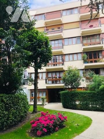 LE CHESNAY ROQUENCOURT - SQUARE RAPHAEL - 4 PIECES 80 m² avec Balcon