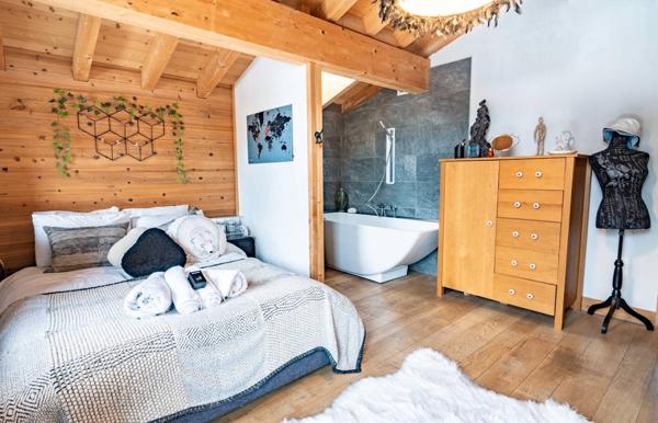 Chamonix-Mont-Blanc – Chalet de prestige 160 m² sur terrain de 900 m² avec garage et parking