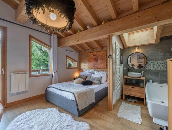 Chamonix-Mont-Blanc – Chalet de prestige 160 m² sur terrain de 900 m² avec garage et parking