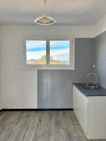 Fréjus plage dernier étage - Appartement T2 47 m2 traversant expo sejour sud avec parking vue dégagée !