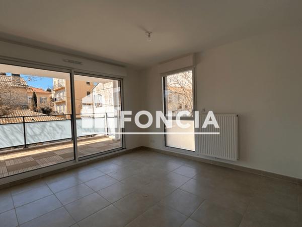 Location Appartement 2 pièces 42.71 m² - rue du soldat FERRARI Hyeres 83400