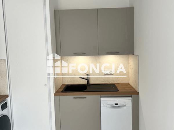 Location Appartement 2 pièces 42.71 m² - rue du soldat FERRARI Hyeres 83400