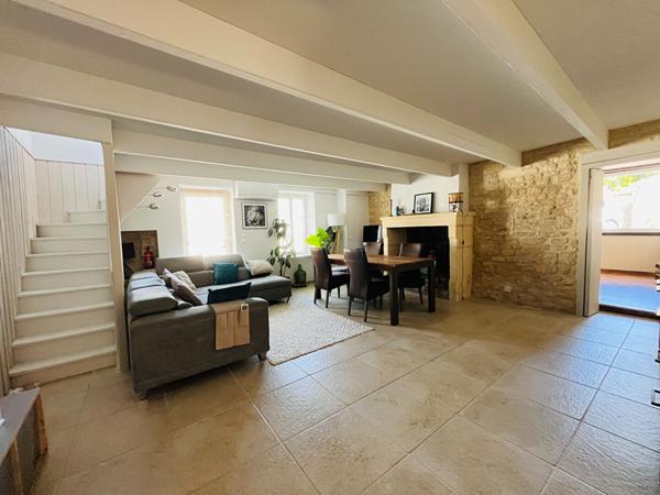 Charme de la Pierre & Performance Énergétique Exceptionnelle,  
La jarrie 17220