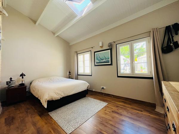 Charme de la Pierre & Performance Énergétique Exceptionnelle,  
La jarrie 17220