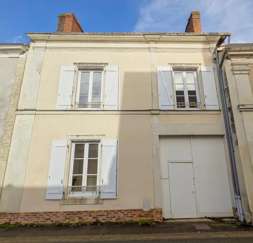 Mayet (72360) MAISON DE BOURG - 3 CHAMBRES
