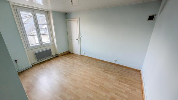 Mayet (72360) MAISON DE BOURG - 3 CHAMBRES