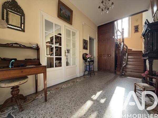Maison à vendre 10 pièces 265,68 m² Nemours