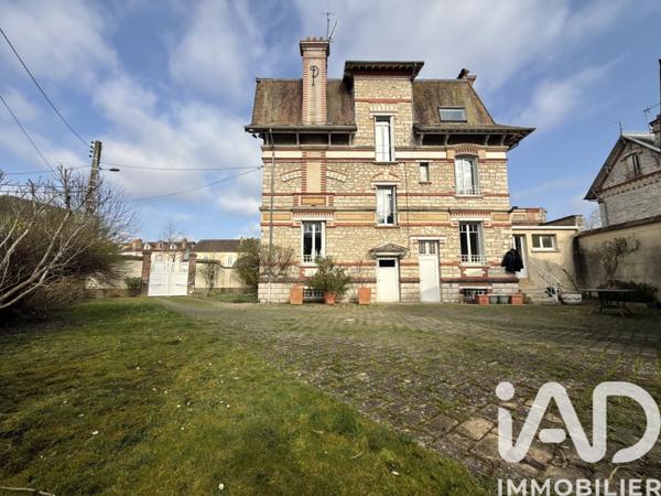 Maison à vendre 10 pièces 265,68 m² Nemours