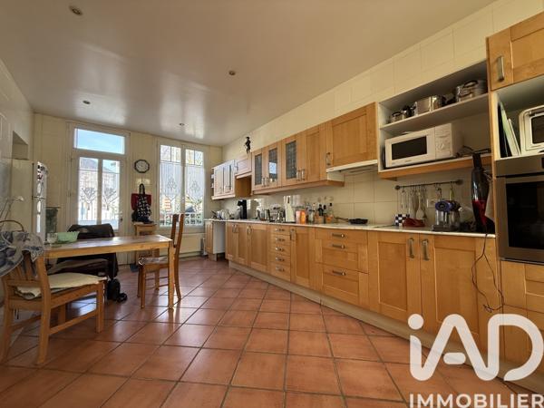 Maison à vendre 10 pièces 265,68 m² Nemours