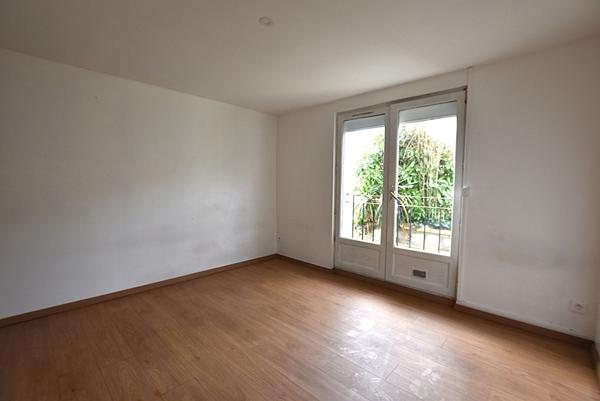 LOCAL de 2 pièces à vendre à Quincy sous Sénart -