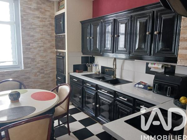 Maison à vendre 8 pièces 226 m² Sommières-du-Clain