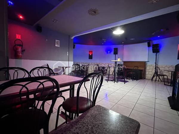 À VENDRE – Fonds de commerce Bar à Sedan 

Vous rêvez de reprendre un établissement à taille humaine avec un logement sur place ? Découvrez cette belle opportunité au cœur de Sedan !

✅ Fonds de commerce de bar
✅ Prix : 39 900 € FAI
✅ Bail commercial 9 ans en cours jusqu’en avril 2034
✅ Loyer mensuel : 580 €
✅ Appartement T3 ( 2 chambres ) au-dessus du bar avec accès privatif directement depuis l’établissement
✅ Possibilité de concilier activité professionnelle et habitation sur place
✅ Faibles charges fixes pour démarrer ou développer votre activité sereinement

Une opportunité idéale pour un professionnel du secteur ou une personne souhaitant se lancer dans l’exploitation d’un commerce convivial.

Contactez-moi pour une visite !