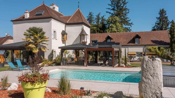 PROPRIETE ARC SUR TILLE DE 594 M2 SUR TERRAIN DE 2411 M2