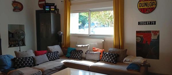 Baisse de Prix!!!Coup de cœur assuré à Vouillé – Maison de charme d environ 150 m² avec grand terrain arboré
