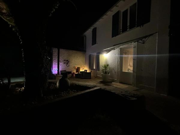 Baisse de Prix!!!Coup de cœur assuré à Vouillé – Maison de charme d environ 150 m² avec grand terrain arboré