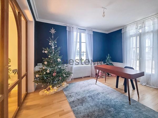 Maison bourgeoise de charme Saint-Cyr-sur-Loire - 180 m² avec 8 pièces avec 4 chambres - Jardin et garage